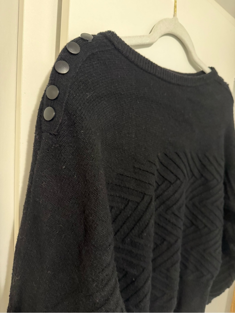 106. Truth By Republic Black Chevron Dolman Texture Crewneck Sweater